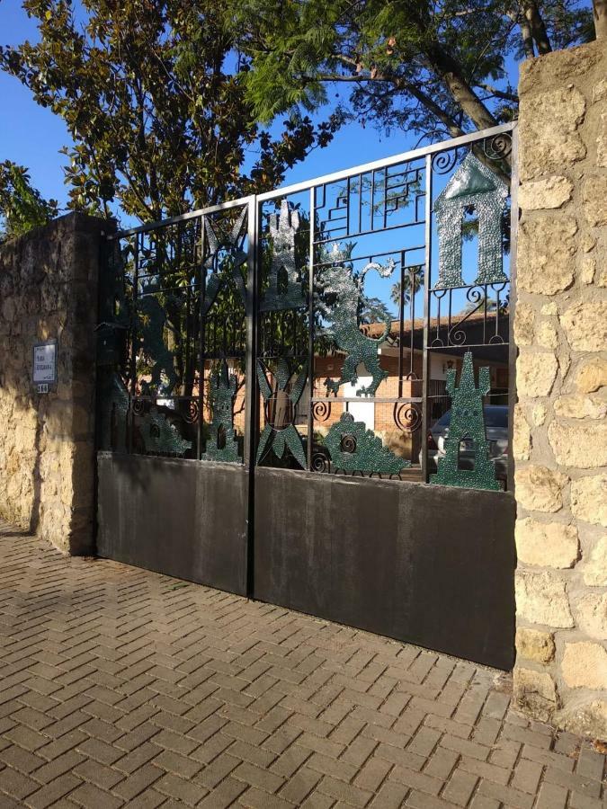 Fantastico Chalet Con Piscina En Avenida Del Brillante Villa Cordoba Luaran gambar